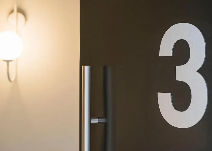 Florinda De La Cava - 3 Apartamento *